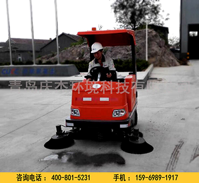 工廠(chǎng)日常保潔就用工廠(chǎng)掃地車(chē)青島掃地車(chē)廠(chǎng)家