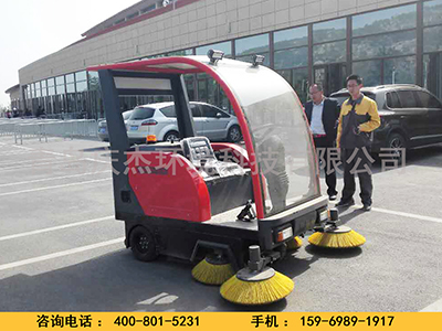 青島電動(dòng)掃地車(chē)廠(chǎng)家讓清潔工作更高效青島掃地車(chē)廠(chǎng)家